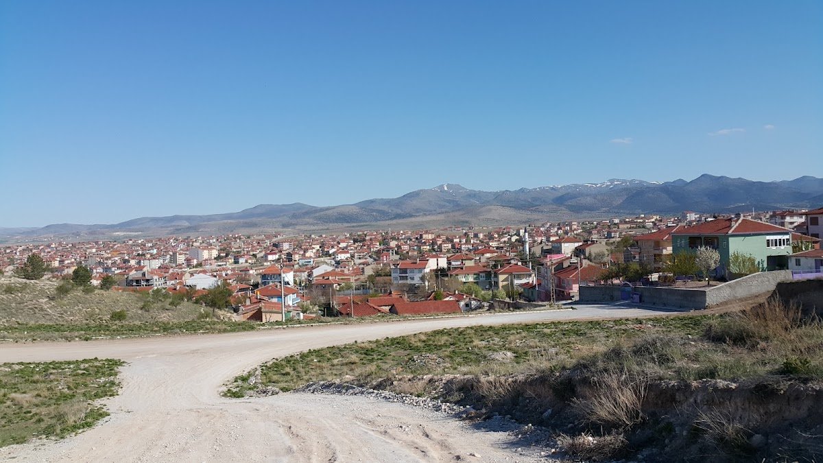Emirdağ Öğretmenevi ve Akşam Sanat Okulu Müdürlüğü Afyonkarahisar gerçek tesis fotoğrafı 1